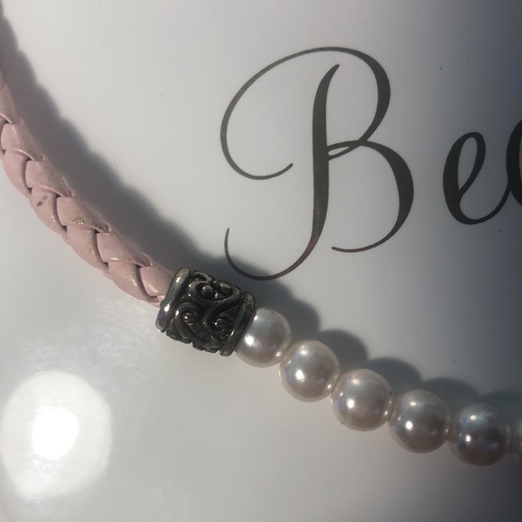 Woman’s Pearls and Braided corded soft pink leather silver tone necklace - Picture 5 of 8